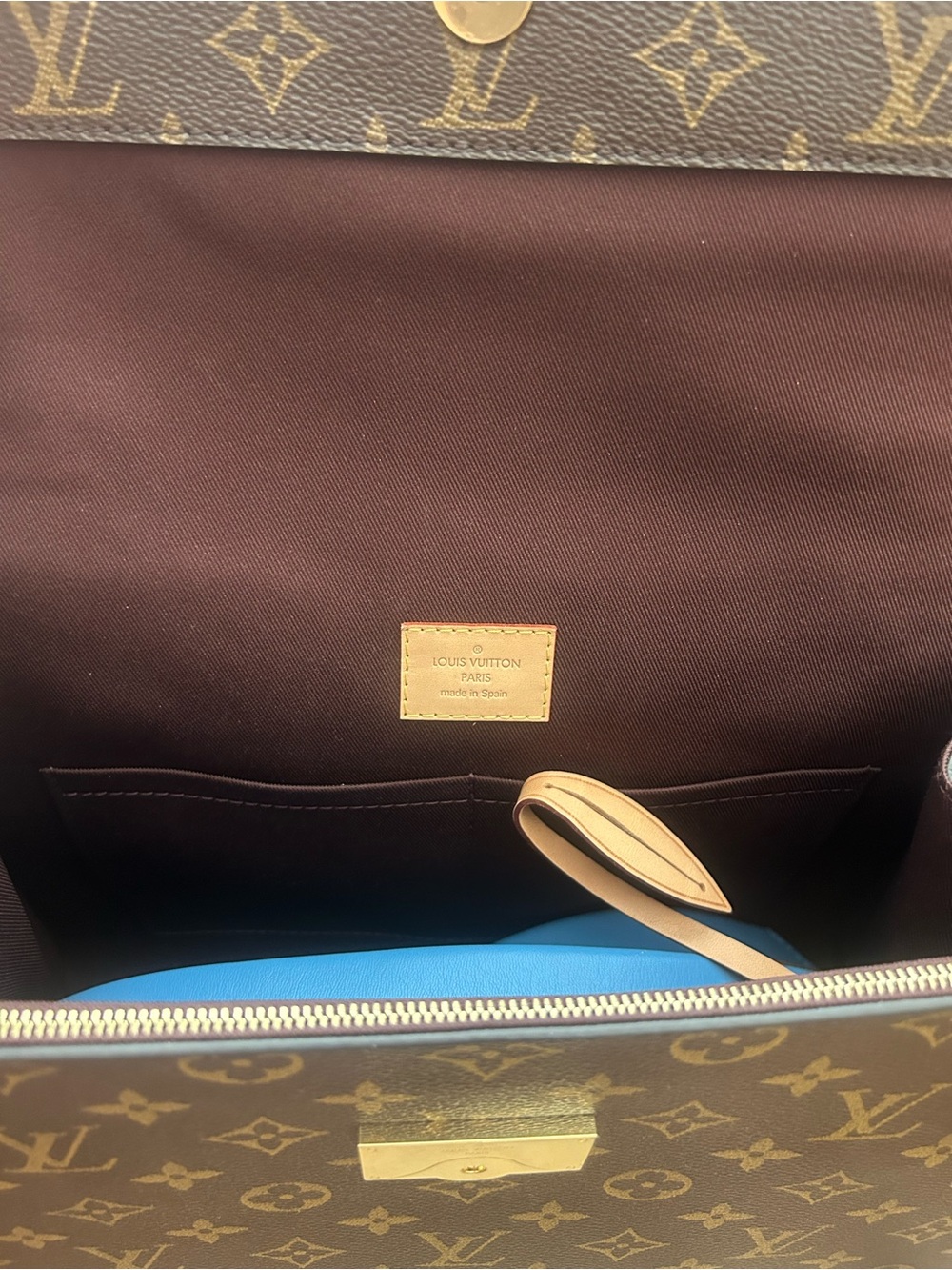 Likes New Louis Vuitton Monogram Cluny MM Satchel - Picture 11 of 15